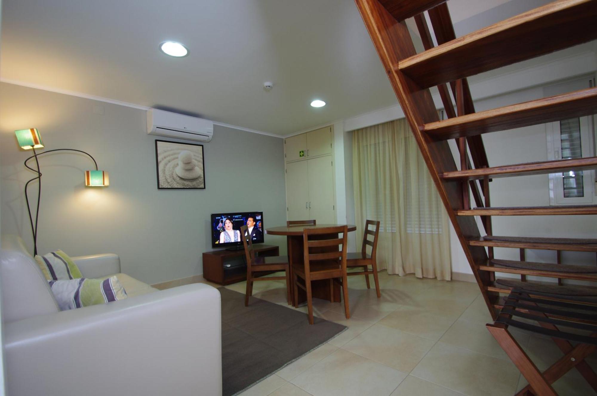 Apartamentos Vila Nova Віла-Нова-де-Мілфонтеш Екстер'єр фото